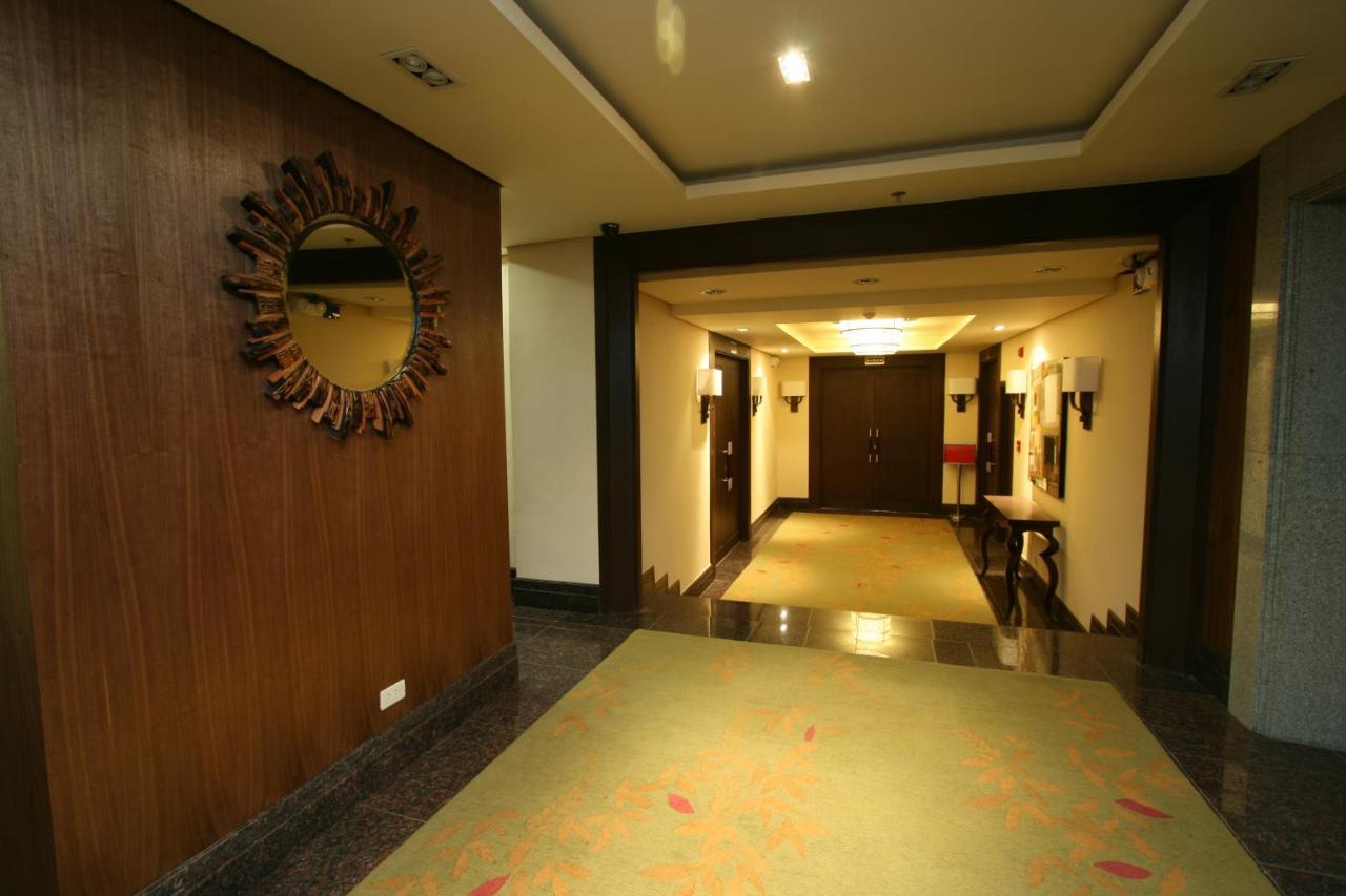 Crown Regency Hotel Makati San Pedro Makati Eksteriør billede