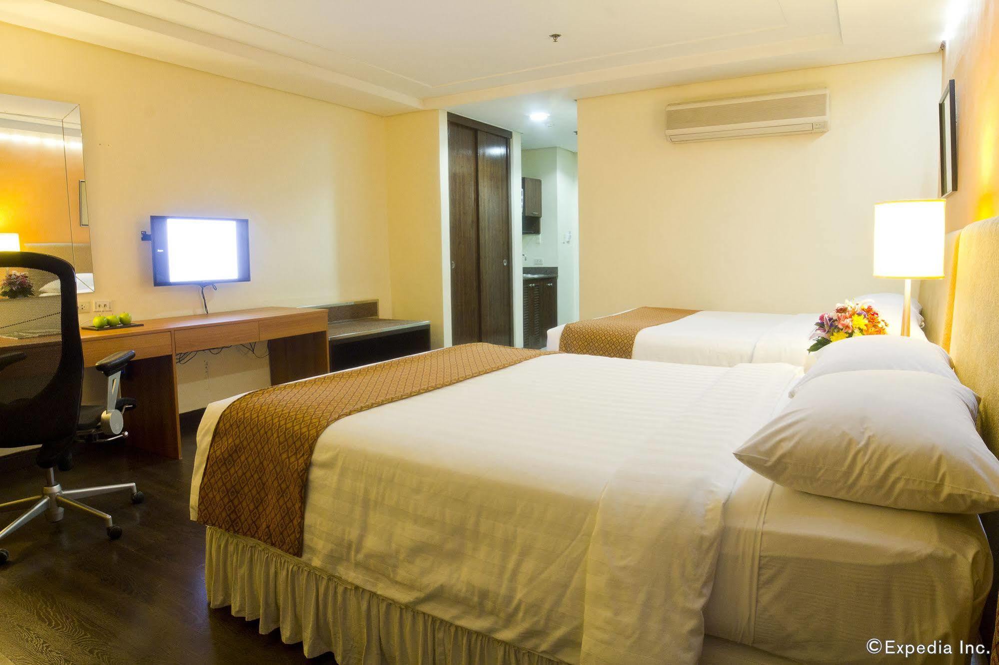 Crown Regency Hotel Makati San Pedro Makati Eksteriør billede